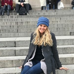 Meet your Posher, Alyssa